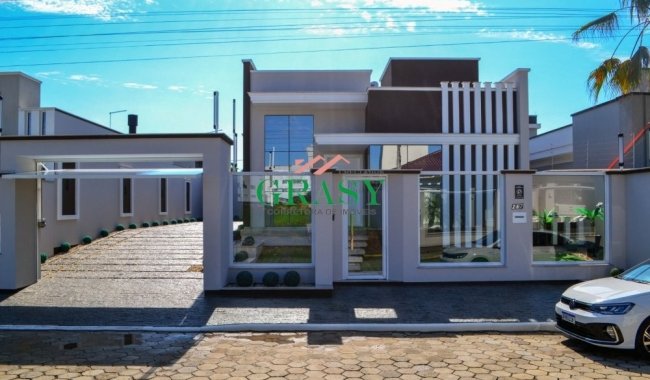 CASA DE ALTO PADRO MOBILIADA